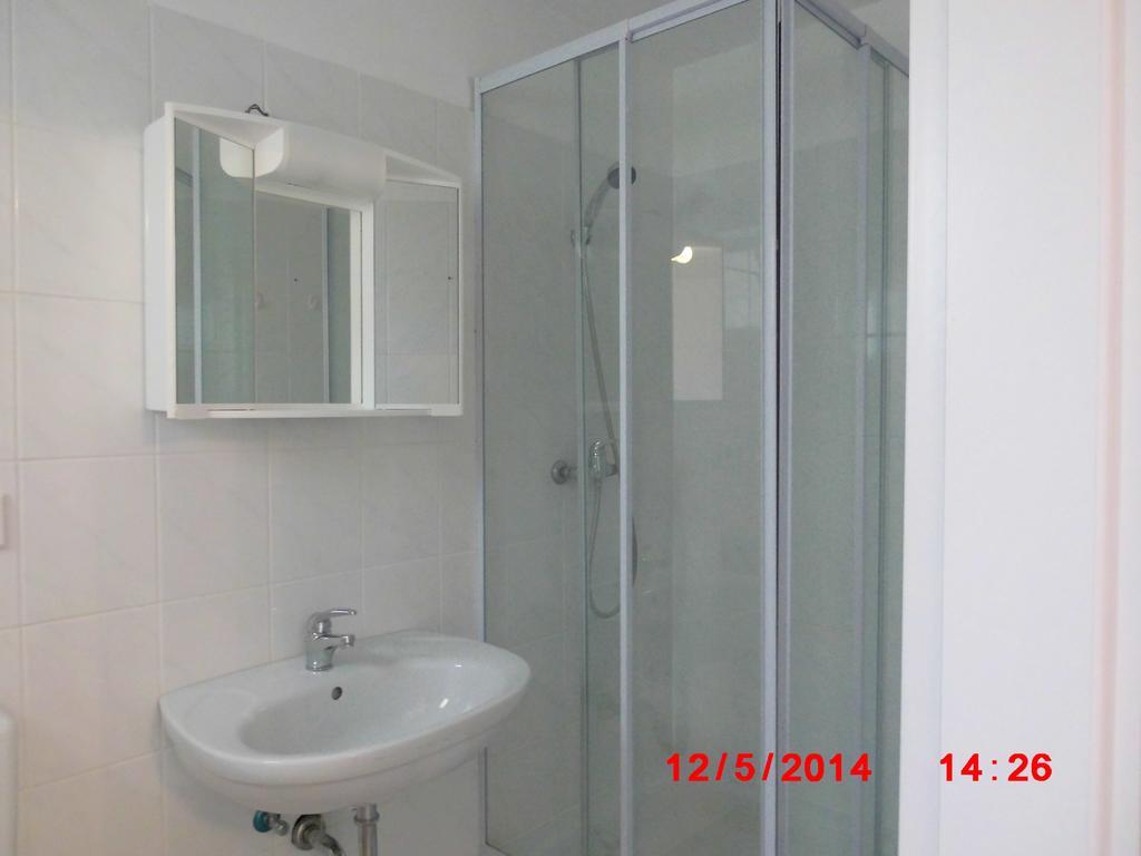 Frankfurt Airport & Fair Apartment Kelsterbach Room photo