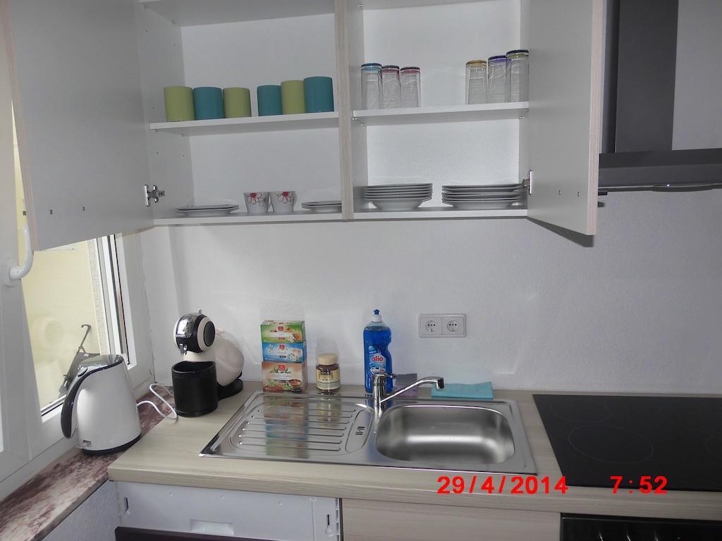 Frankfurt Airport & Fair Apartment Kelsterbach Room photo