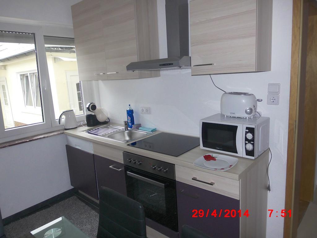 Frankfurt Airport & Fair Apartment Kelsterbach Room photo