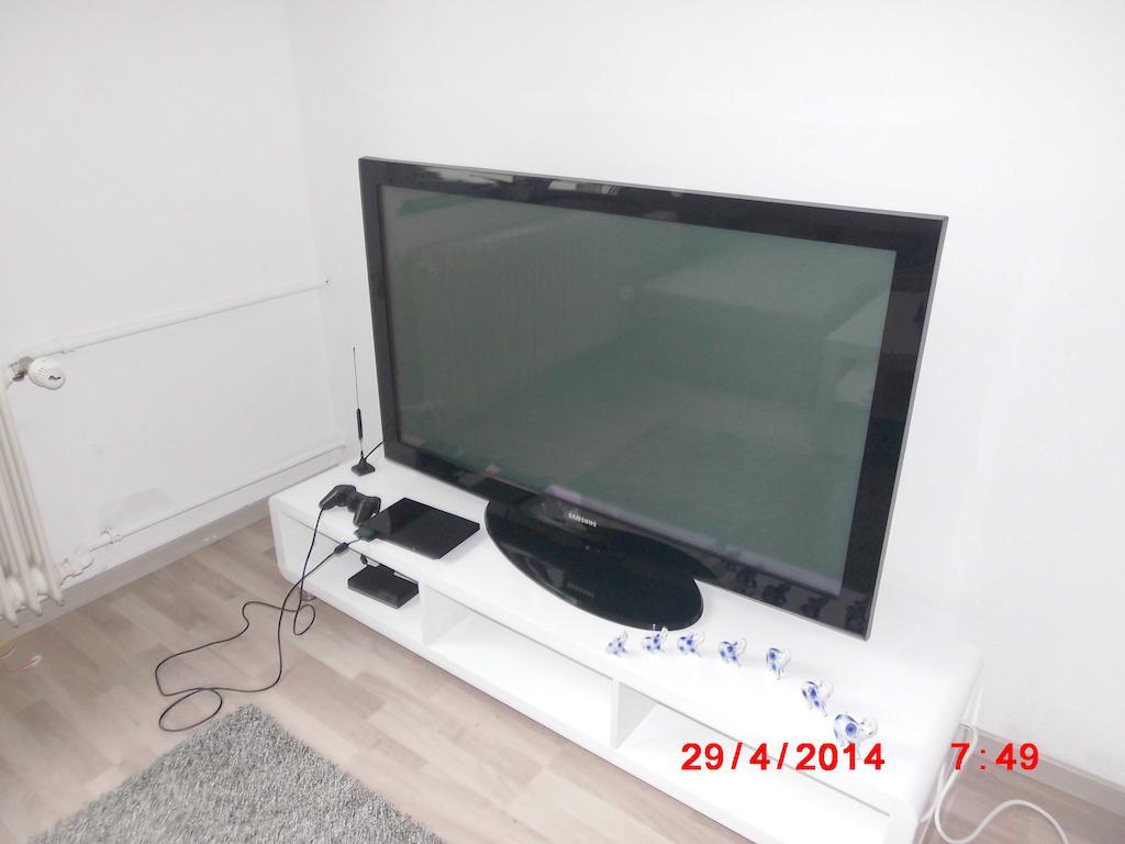 Frankfurt Airport & Fair Apartment Kelsterbach Room photo